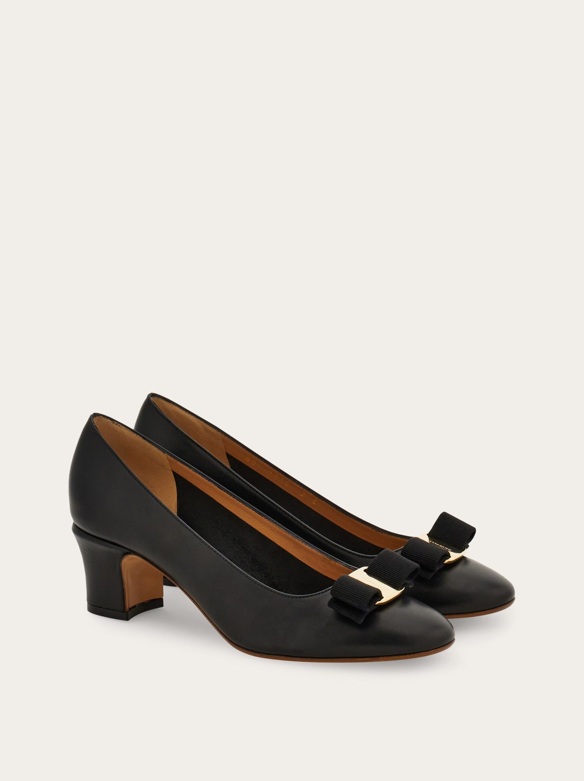 Ferragamo Vara bow block heel pump - Image 6